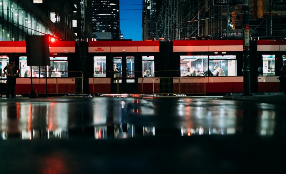 Finalizacja modernizacji trasy tramwajowej na ul. Wolskiej w Warszawie: nowe możliwości dla mieszkańców dzielnicy Wola