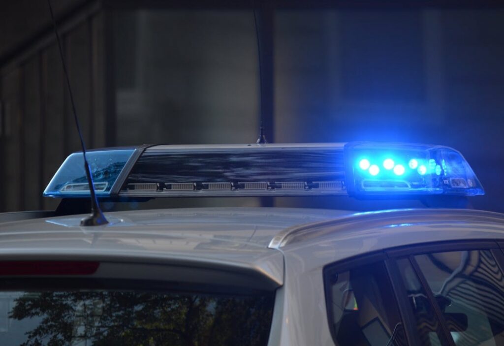 Trzech mężczyzn w rękach policji za włamanie do samochodów i kradzież sprzętu wartego 9,5 tys. zł