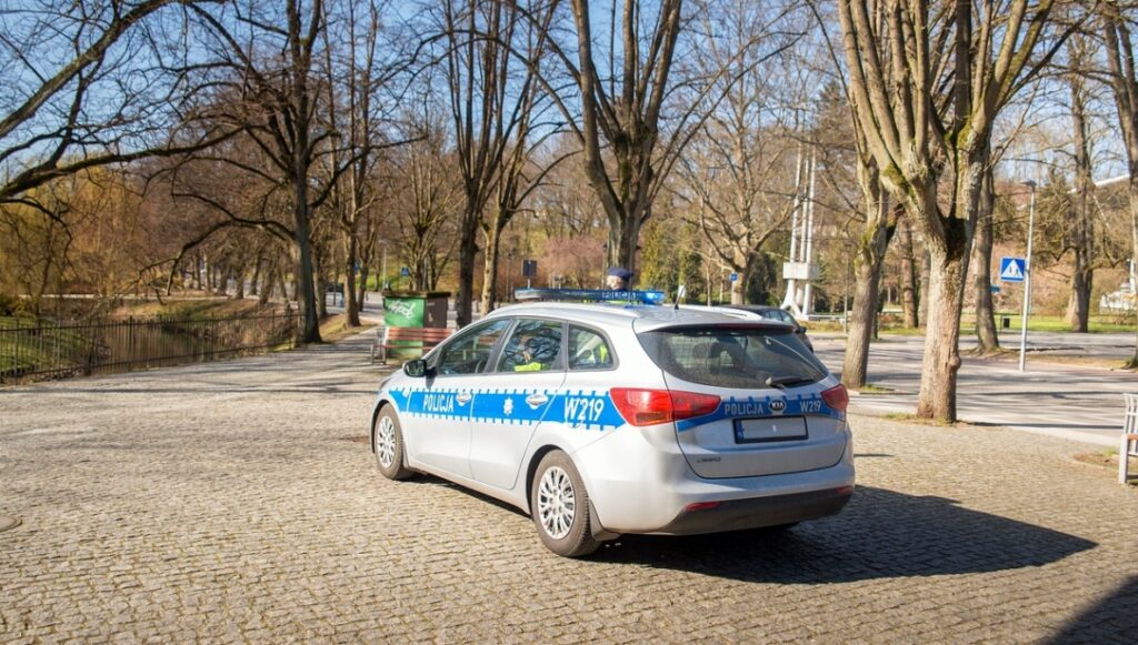 Oszuści na policjanta wyłudzili od 25-latka prawie 50 tys. złotych