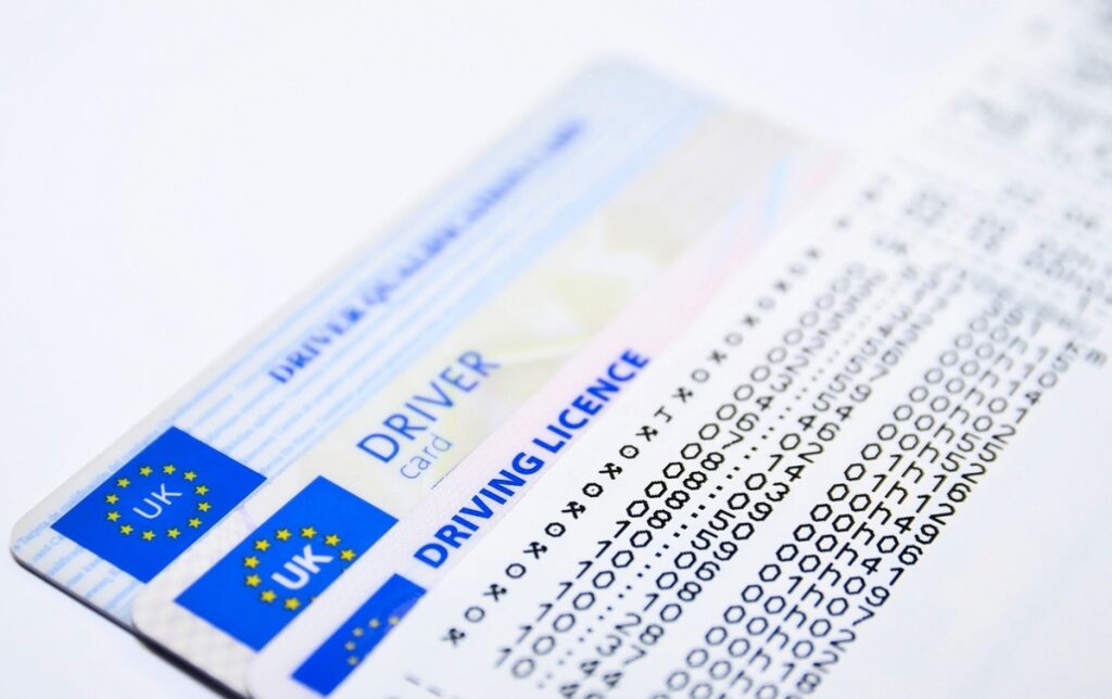 Ukrainiec próbował oszukać urzędnika fałszywym prawem jazdy – grozi mu do 3 lat więzienia