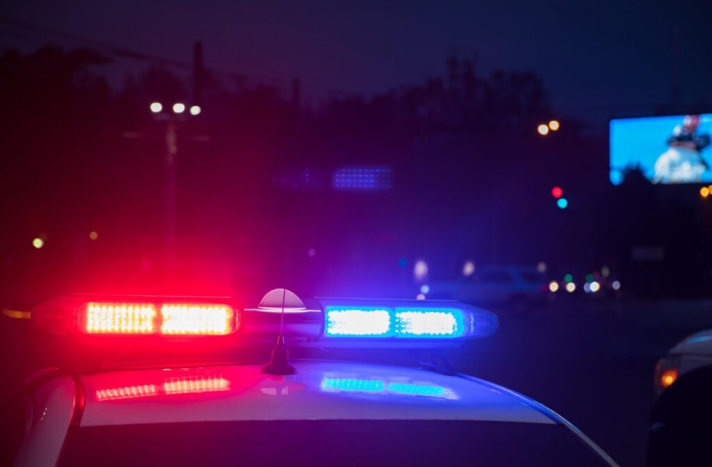 Policjanci z Bielan niesieni empatią pomogli samotnie mieszkającej 61-letniej kobiecie