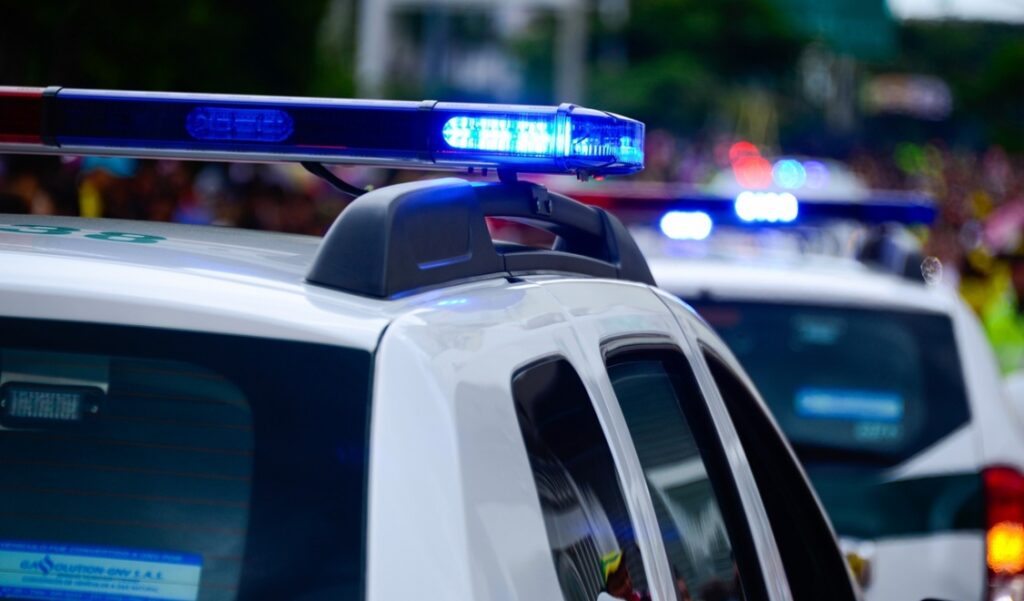 Policja z Bielan zatrzymuje 45-letniego posiadacza heroiny na ulicy Lindego