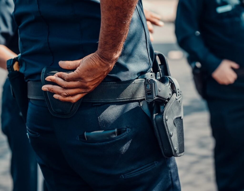 Letnie patrole policji z Komisariatu Warszawa Żoliborz nad akwenami wodnymi w celu promowania bezpiecznej rekreacji