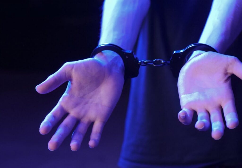 17 mężczyzn zatrzymanych w weekend za posiadanie narkotyków: Bielańscy i Stołeczni policjanci walczą z procederem narkotykowym