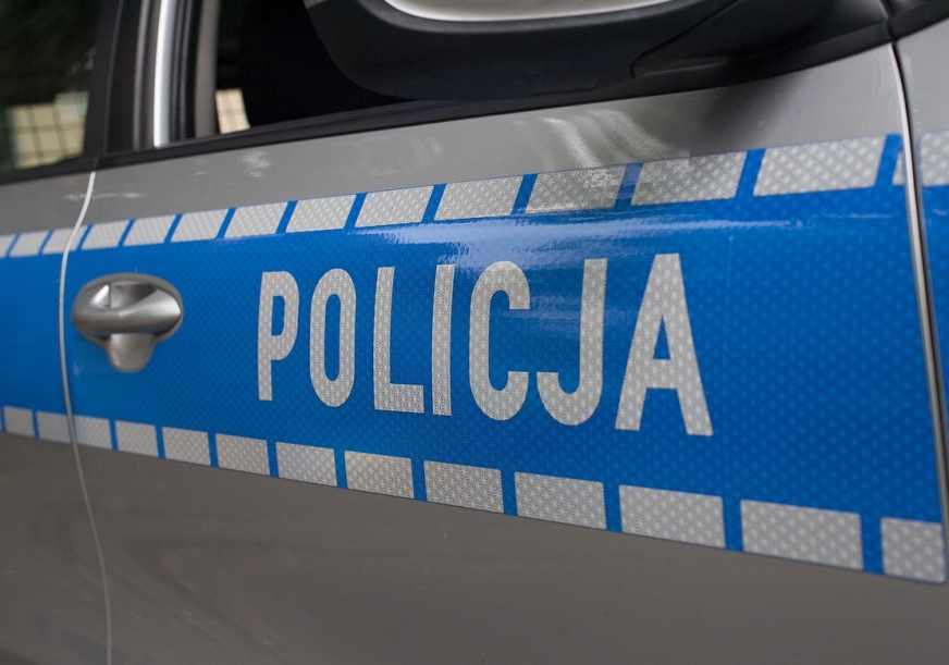 Funkcjonariusze policji na rodzinnej imprezie – prezentacje sprzętu i rozmowy o bezpieczeństwie