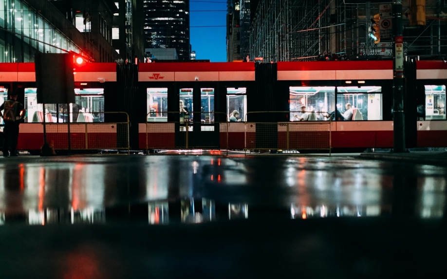 Święto publicznego transportu: piknik na pętli tramwajowej przy ulicy Nocznickiego z udziałem policji