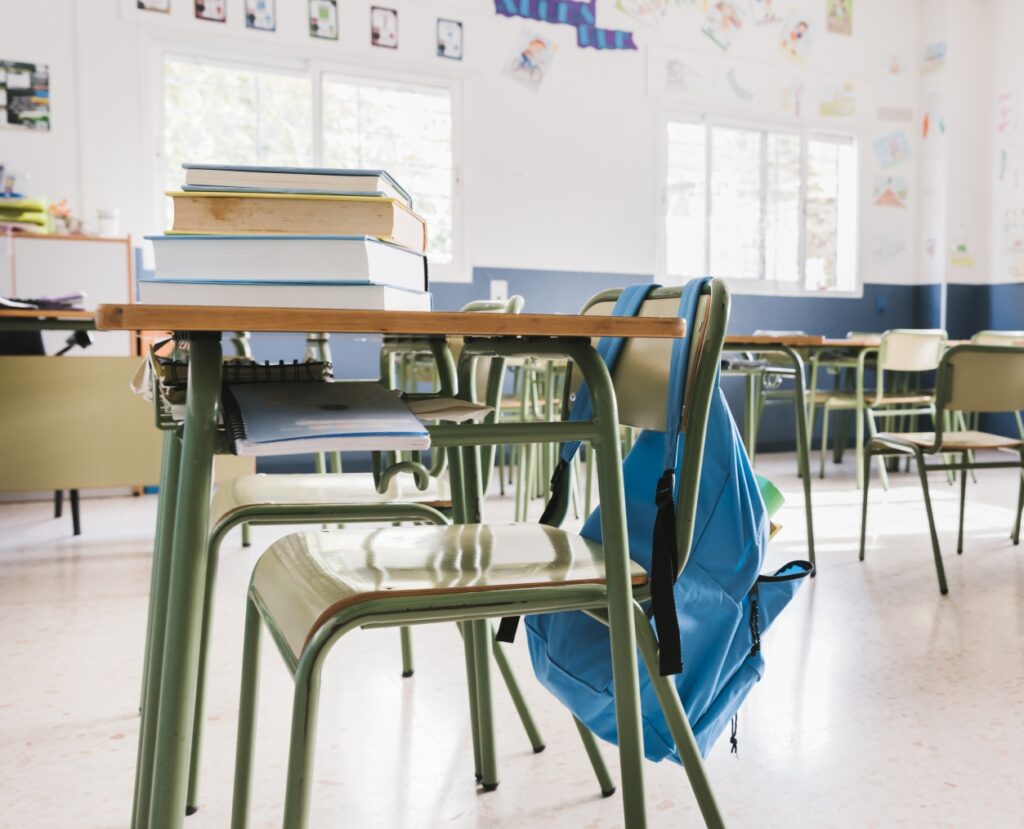 Edukacja profilaktyczna w szkole podstawowej na Bielanach – spotkanie poświęcone bezpieczeństwu młodych osób