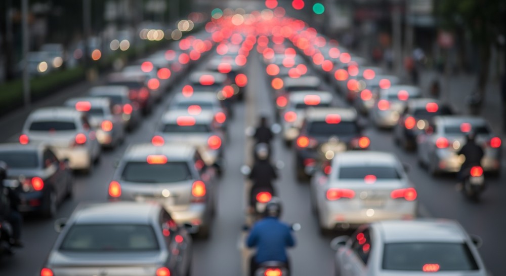 Zamknięte ulice w Warszawie podczas dróg krzyżowych – zmiany w komunikacji miejskiej