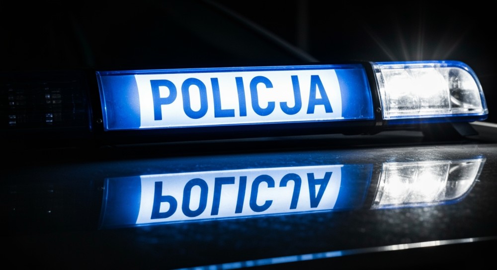 Mężczyzna zatrzymany za zniszczenie zaparkowanego samochodu